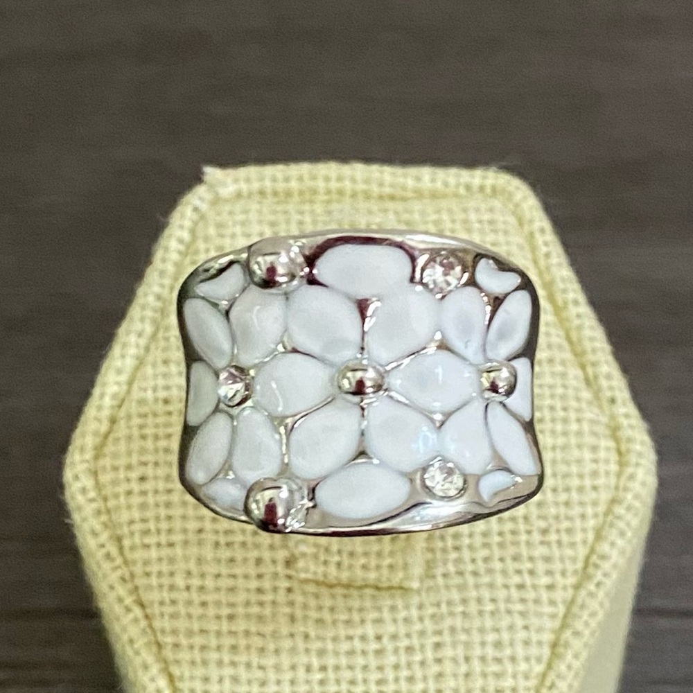 White Enamel Daisy Flower Ring